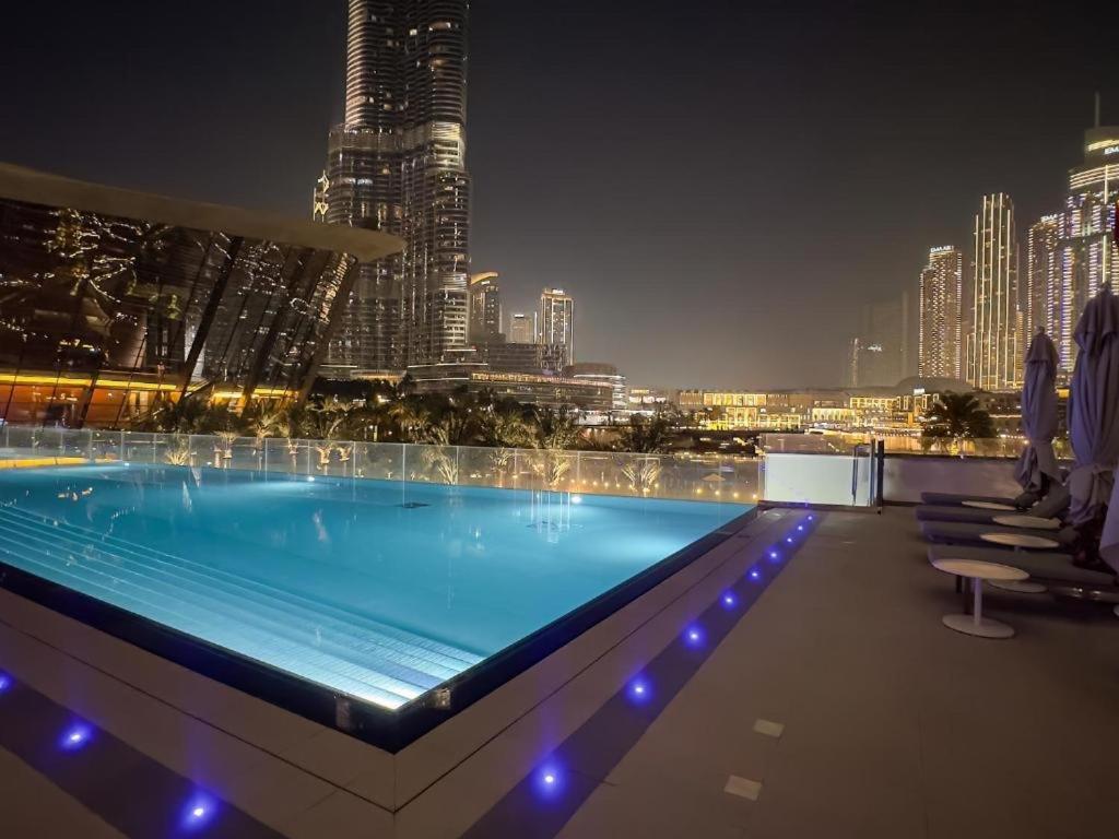Luxury 1br View Infinity Pool Burj Khalifa With Balcony Apartment