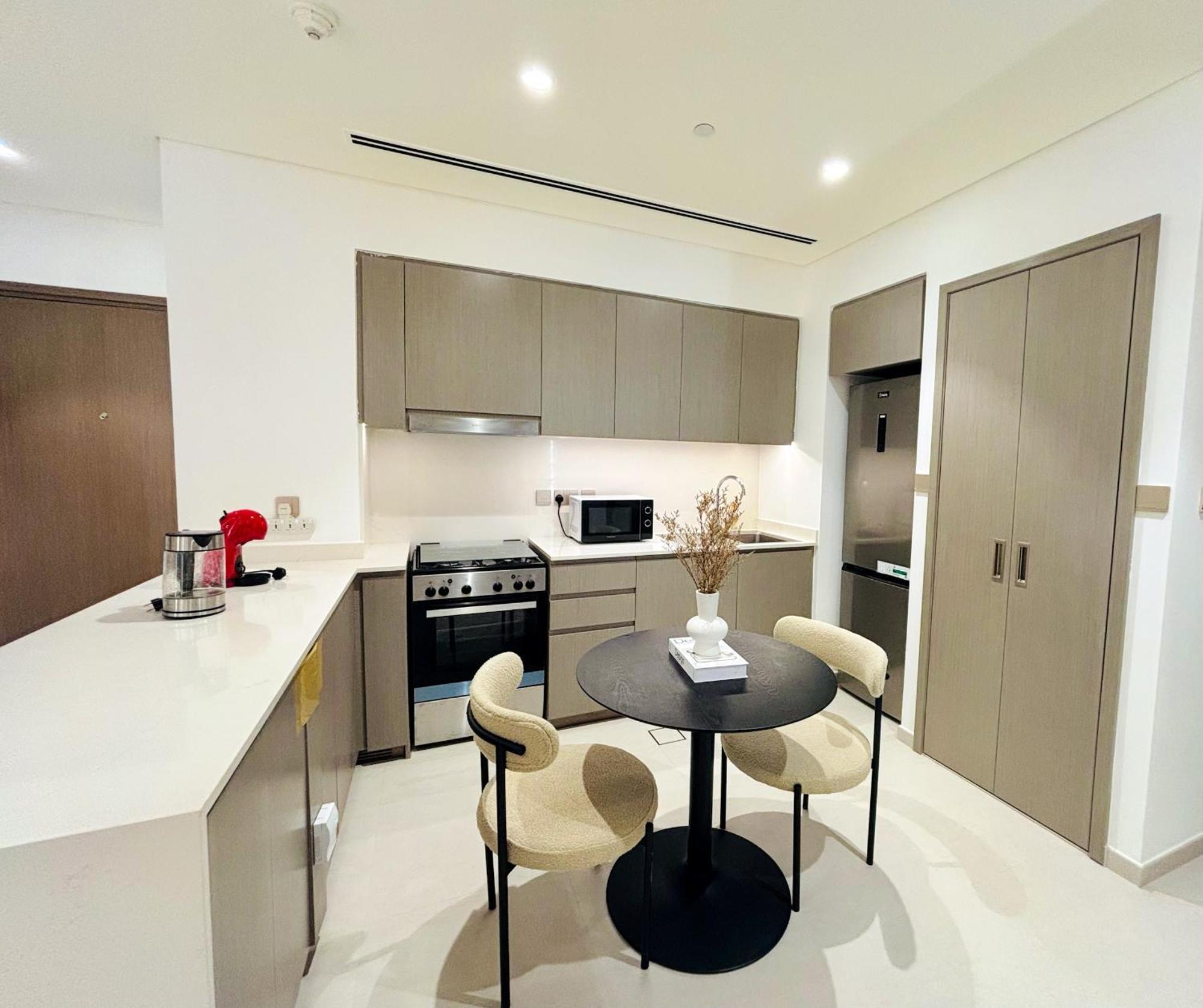 Apartment Luxury 1br View Infinity Pool Burj Khalifa With Balcony Dubai