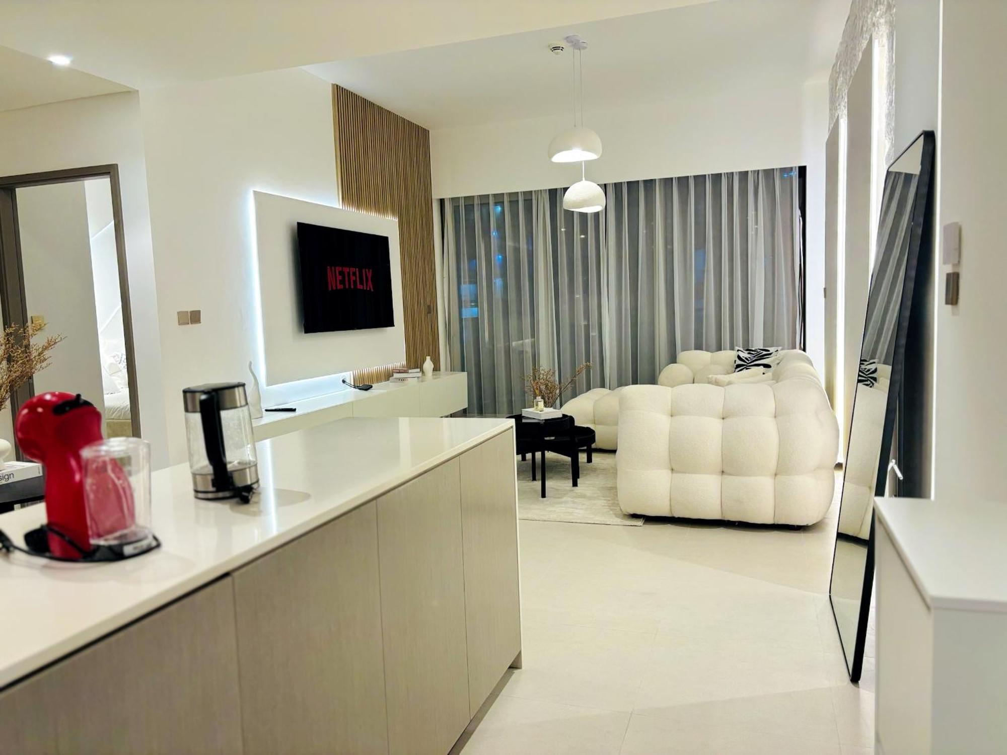Apartment Luxury 1br View Infinity Pool Burj Khalifa With Balcony *